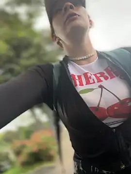 Samyra Biker12 online show from May 2026 12:02:01 PM