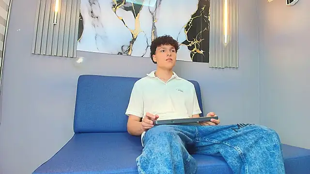 GOMEZZ 07 online show from April 2026 08:10:02 PM