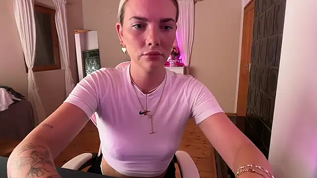 Foxy  Bite online show from May 2026 03:42:01 PM