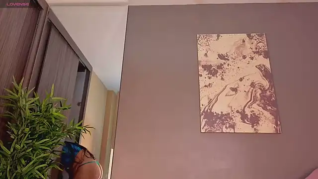 Snapshot of AlisonRose_ chatting on June 2026 10:30:01 PM AlisonRose online show from June 2026 10:30:01 PM
