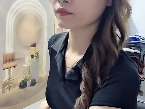 Snapshot of ___Nami___ chatting on April 2026 12:33:01 PM Nami online show from April 2026 12:33:01 PM