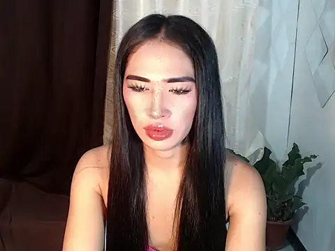 urasiankylie online show from May 2026 06:03:01 PM