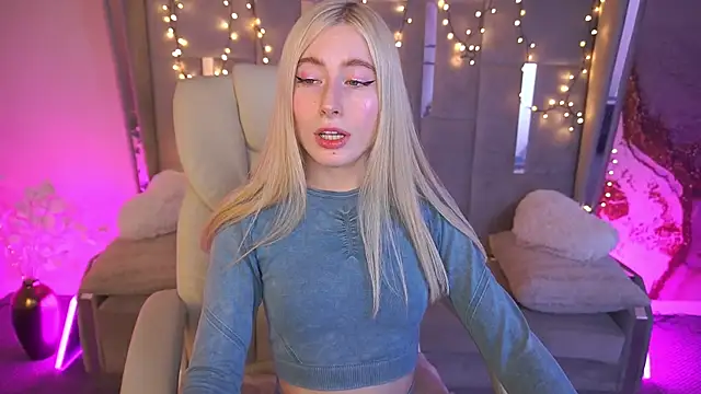 MelaniiePlay online show from May 2026 01:39:02 PM