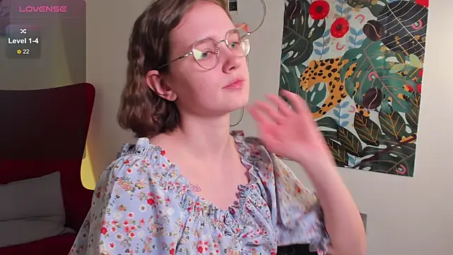 Snapshot of Mia_Moone chatting on April 2026 02:47:02 PM Mia Moone online show from April 2026 02:47:02 PM