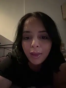 Snapshot of MiaKittyx0 chatting on May 2026 01:38:01 PM MiaKittyx0 online show from May 2026 01:38:01 PM