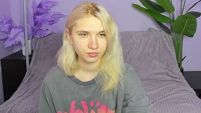 Kitty Blondie online show from April 2026 04:13:02 AM