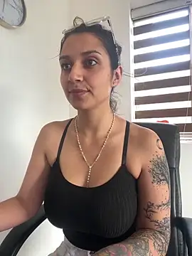 Snapshot of Isabella_varella- chatting on April 2026 01:16:02 PM Isabella varella- online show from April 2026 01:16:02 PM