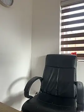 Snapshot of Isabella_varella- chatting on May 2026 01:30:02 PM Isabella varella- online show from May 2026 01:30:02 PM