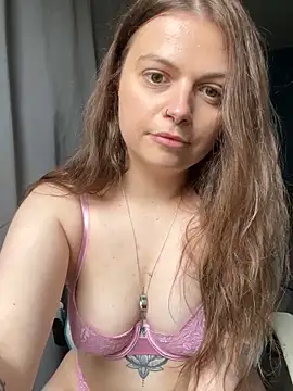 Snapshot of luskydream chatting on April 2026 04:45:01 PM luskydream online show from April 2026 04:45:01 PM