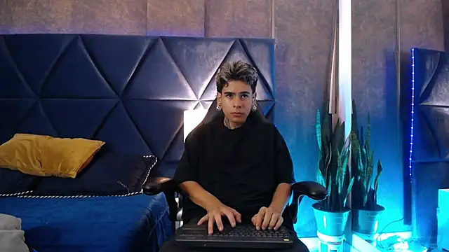 Snapshot of Bel_Sebu chatting on April 2026 08:47:01 PM Bel Sebu online show from April 2026 08:47:01 PM