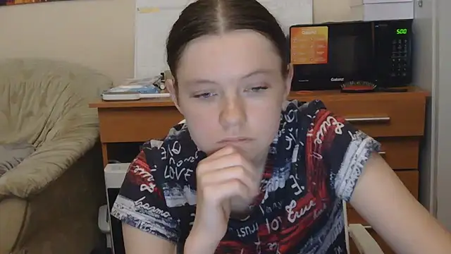JessicaHolland1 online show from July 2026 05:49:02 PM