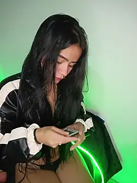 Mia Flamee online show from April 2026 11:03:02 AM