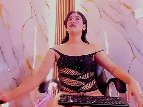 MarhiamCristal online show from April 2026 07:35:01 AM