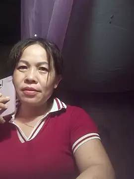 Snapshot of -Luni- chatting on June 2026 11:07:02 PM -Luni- online show from June 2026 11:07:02 PM