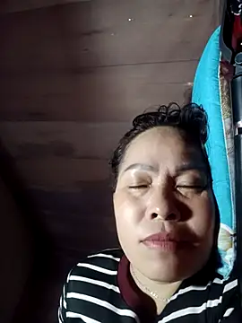 Snapshot of -Luni- chatting on July 2026 05:54:01 AM -Luni- online show from July 2026 05:54:01 AM