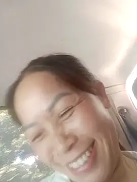 Snapshot of -Luni- chatting on July 2026 04:53:02 AM -Luni- online show from July 2026 04:53:02 AM