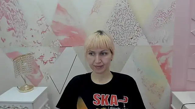 Helgy asy online show from April 2026 01:44:02 PM