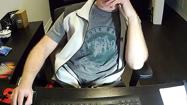 Shalun2000 online show from April 2026 11:59:01 PM