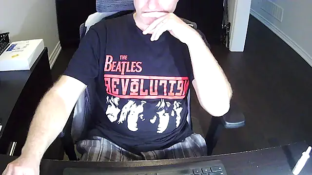 Shalun2000 online show from April 2026 11:40:02 PM