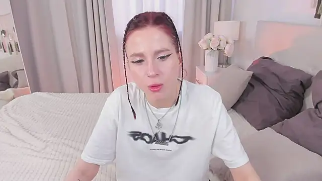 Snapshot of Sonya_Miler chatting on May 2026 10:23:02 AM Sonya Miler online show from May 2026 10:23:02 AM