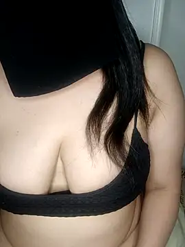 Snapshot of Amira_Egypt chatting on May 2026 09:34:02 PM Amira Egypt online show from May 2026 09:34:02 PM
