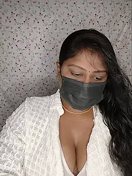 Snapshot of Romantic_Woman chatting on July 2026 06:32:02 PM Romantic Woman online show from July 2026 06:32:02 PM