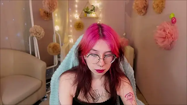 Alice Nyx online show from April 2026 08:17:01 PM