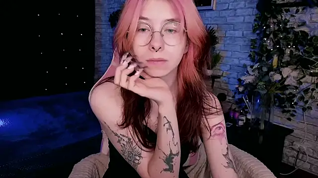 Snapshot of Alice_Nyx chatting on June 2026 07:40:01 PM Alice Nyx online show from June 2026 07:40:01 PM