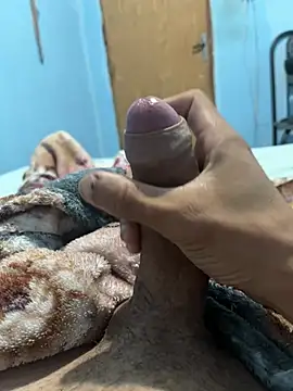 Snapshot of michaelniq chatting on April 2026 02:21:02 AM michaelniq online show from April 2026 02:21:02 AM