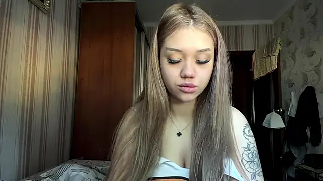 Angel babygirI18 online show from May 2026 04:18:01 AM