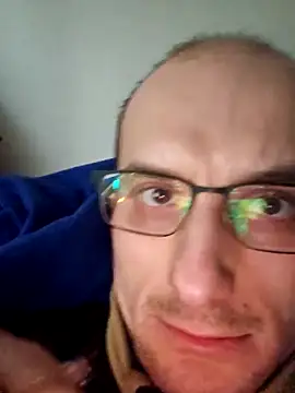 Snapshot of UpbeatXiphias chatting on April 2026 03:39:02 PM UpbeatXiphias online show from April 2026 03:39:02 PM