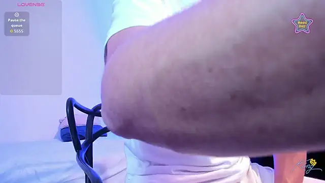 Snapshot of Axel__fierro chatting on April 2026 08:06:02 PM Axel fierro online show from April 2026 08:06:02 PM