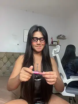 Snapshot of JassmineLove chatting on April 2026 04:56:02 PM JassmineLove online show from April 2026 04:56:02 PM