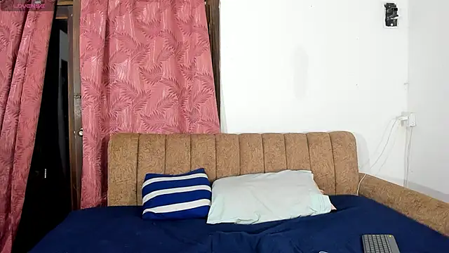 iisabella1 online show from May 2026 06:53:01 AM