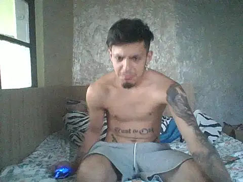robertmrn112 online show from May 2026 05:10:01 PM