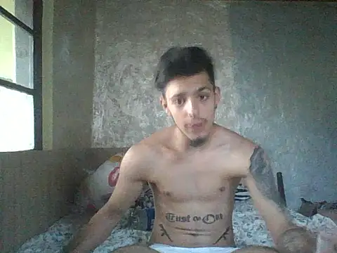 robertmrn112 online show from May 2026 05:10:02 PM