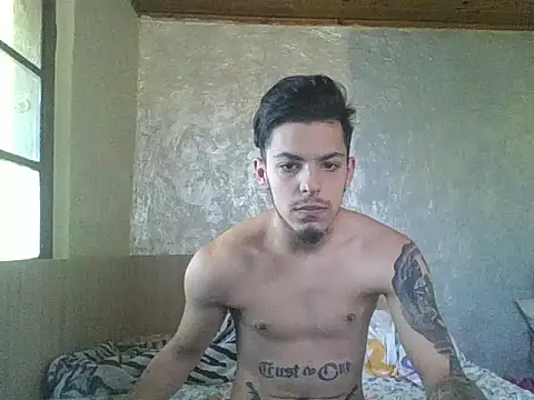 robertmrn112 online show from May 2026 11:16:02 AM