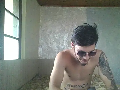 robertmrn112 online show from May 2026 02:02:01 PM
