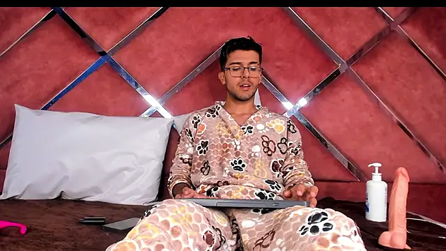 RodrigoColby2 online show from June 2026 02:34:02 AM