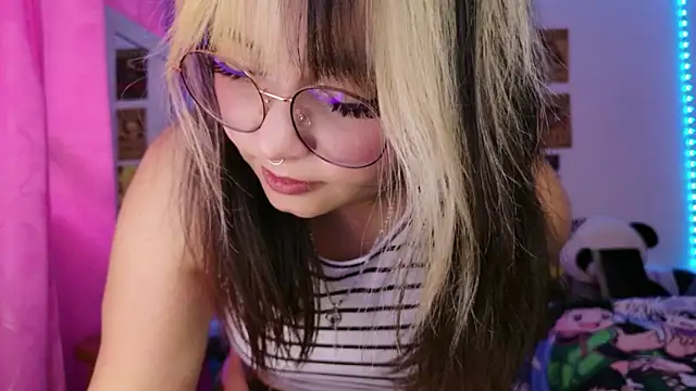 Snapshot of ZoeyDoll_ chatting on April 2026 09:34:01 PM ZoeyDoll online show from April 2026 09:34:01 PM