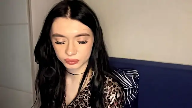 Snapshot of RenataBrought chatting on April 2026 04:19:02 PM RenataBrought online show from April 2026 04:19:02 PM