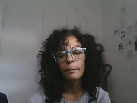 Snapshot of luly_mariposa chatting on April 2026 02:44:01 PM luly mariposa online show from April 2026 02:44:01 PM
