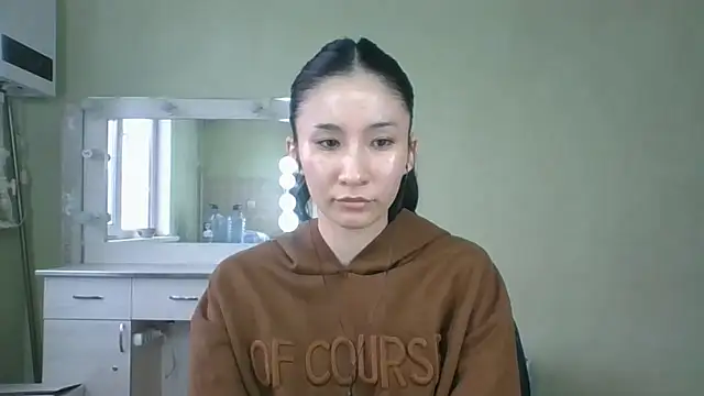 Snapshot of TorieFlakes chatting on April 2026 11:17:01 AM TorieFlakes online show from April 2026 11:17:01 AM