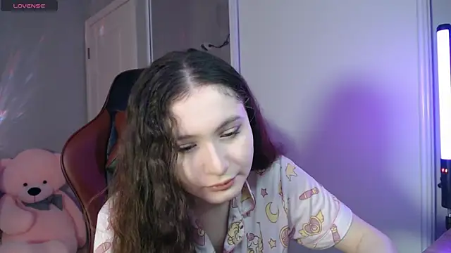 solitudebby online show from April 2026 07:53:02 PM
