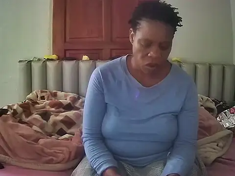 JoyceQueen7 online show from April 2026 02:06:01 PM