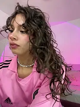 Dreanaa online show from May 2026 07:54:02 PM