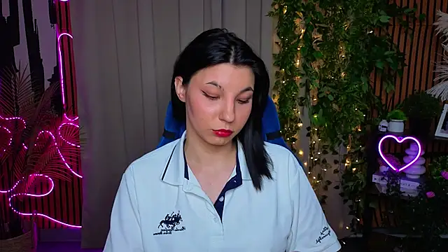 Snapshot of SharonBrowns chatting on April 2026 04:52:02 PM SharonBrowns online show from April 2026 04:52:02 PM