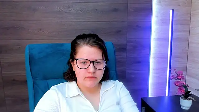 trynotbeingshy online show from April 2026 08:32:01 AM