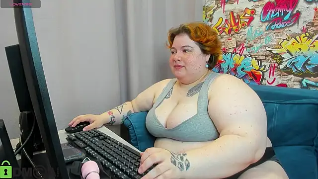 Snapshot of Sew_Sunny chatting on April 2026 12:56:01 AM Sew Sunny online show from April 2026 12:56:01 AM