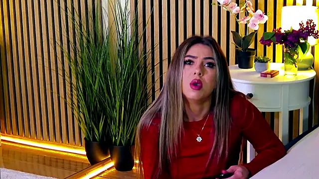 Snapshot of AylinRosee chatting on May 2026 02:51:02 AM AylinRosee online show from May 2026 02:51:02 AM